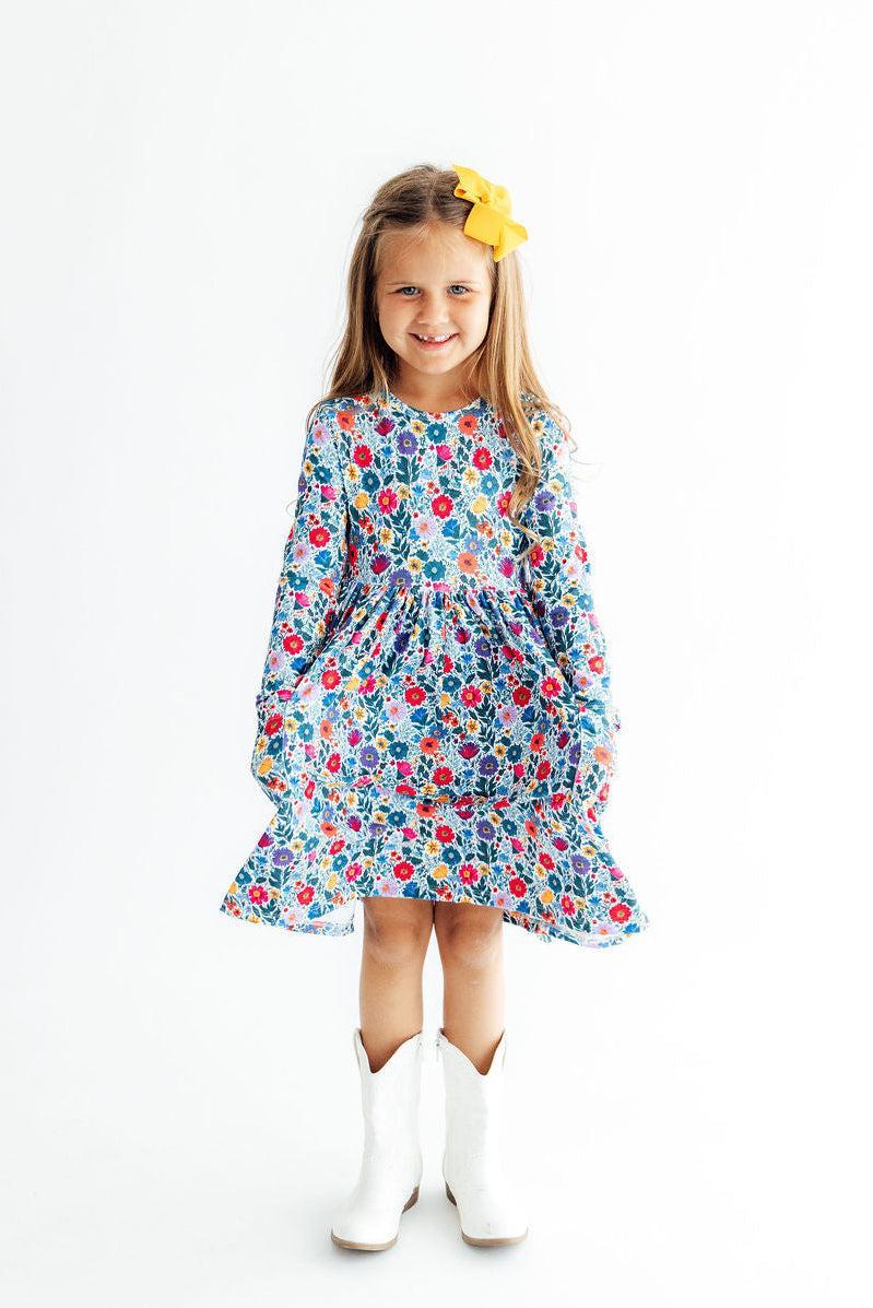 Vestido L/S Floral Clásico con Bolsillos y Vuelo
